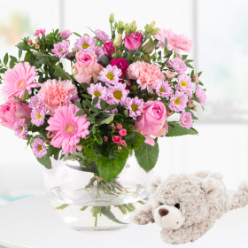 Blumenstrauß + Teddybär zur Geburt eines Mädchens