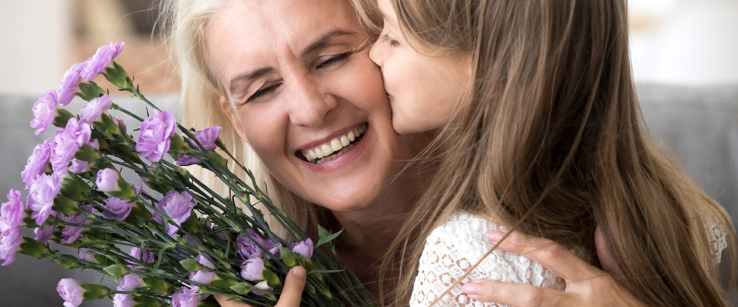 Blumen und Geschenke zum Omatag online verschicken