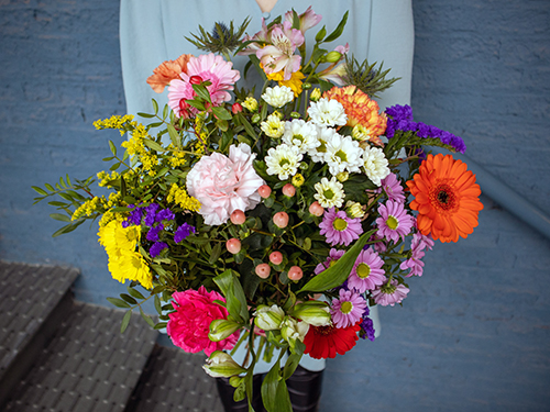 Jetzt den Blumenstrauß Buntes Fest kaufen