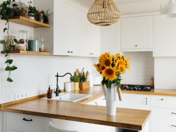 Sonnenblumen in der Vase: Ideen für Deko mit Sonnenblumen